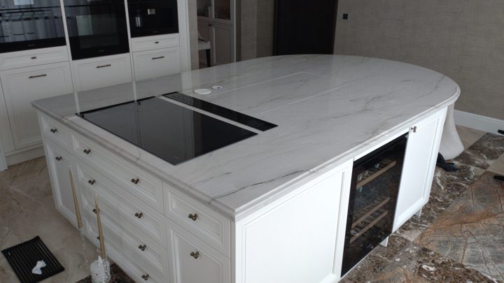 Kitchen island designed for its interior